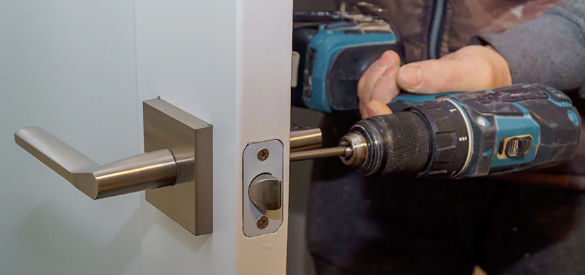 Broken Door Handle Lock Repair in San Diego Country Estates, California
